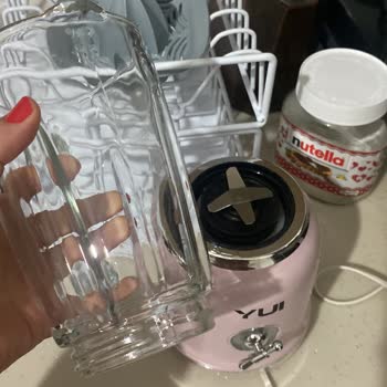 Yui Smoothie Blender Makinesi Aparatının Gövdeye Sıkışması