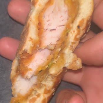 Popeyes Çalışanları Sevmedikleri Müşterilerine Çiğ Ürün Gönderiyor