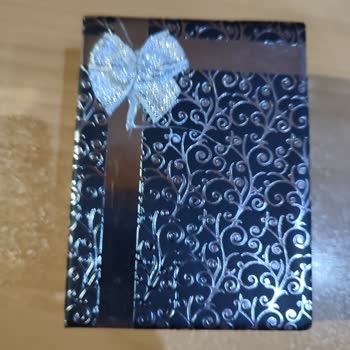 Mia Kolye Hayal Kırıklığı Yaratan Kutu Sunumu