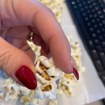 Peyman Yanık Mısırı Paketleyip Satıyorlar