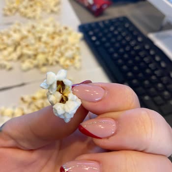 Peyman Yanık Mısırı Paketleyip Satıyorlar