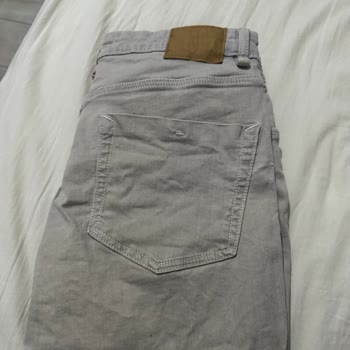 Bershka Pantolon Rengi İlk Yıkamada Attı!