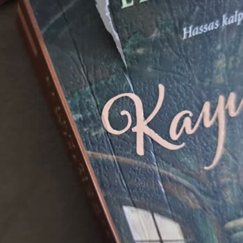 D&R Kitap Kapağı Yırtık