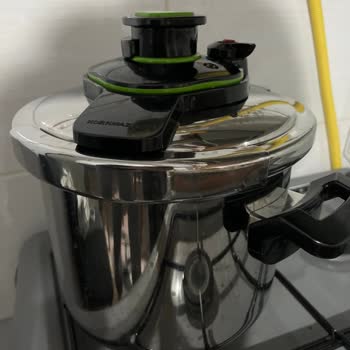 Korkmaz Tessa Düdüklü Tencere Patlayacak Gibi Ses Çıkarıyor