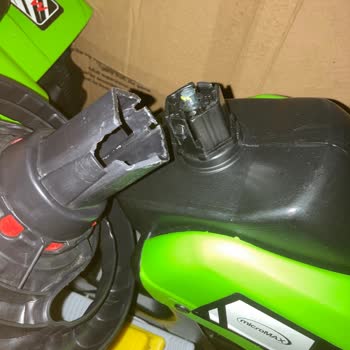 ebebek Micromax Akülü Araba Şarjı Beş Dakika Bile Sürmüyor