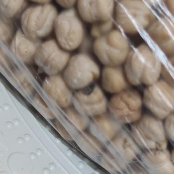 Bizim Toptan Satış Mağazaları Nohut Yerine Sürüyle Böcek