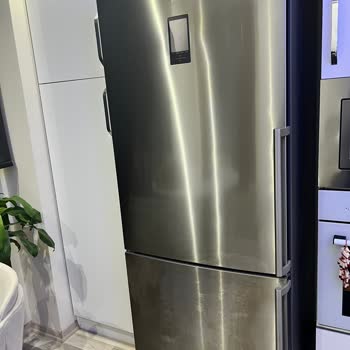 Siemens Buzdolabı Renk Atması Kapak Paslanması