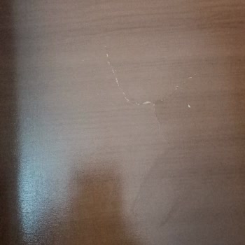 Bellona Kırık Ve Kokulu Yeni Mobilya Hüsranı