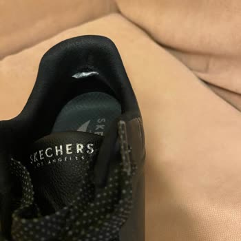 Skechers Ürününün Arkasında Durmuyor, Marka Değeri Yerlerde.
