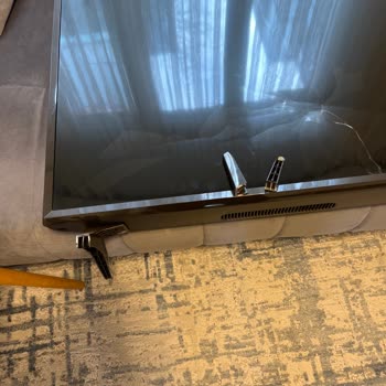 Media Markt LG 55UJ630V Ayakları TV Yi Taşımıyor