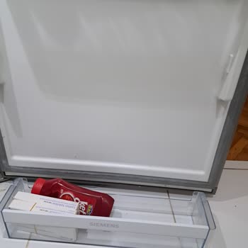 Siemens Ev Aletleri Buzdolabı Rafı Kırıldı, Servis Ücret İstiyor!