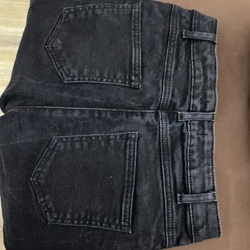 Mudo Pantolon Rengi Aktı