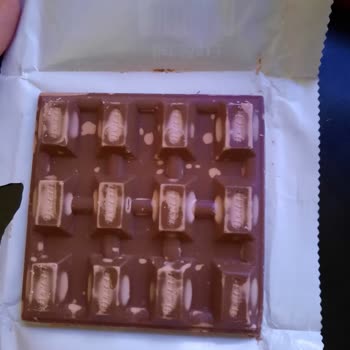 Dip Gross Bayat Ürünler Satıyor.