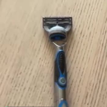 "Gillette Erkek İçin En İyisi" Dediniz Ama Vücudumu Parçaladı!