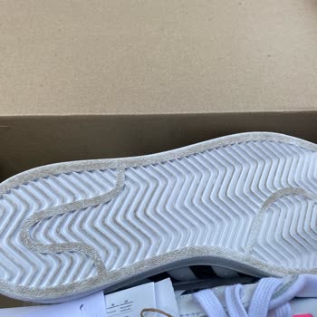 Kanyon AVM Ayakkabım Giyilmiş Gönderildi