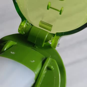 Benetton Suluk Kapağı Kırıldı