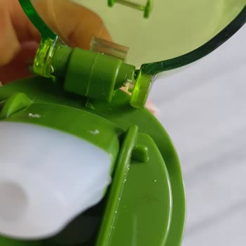 Benetton Suluk Kapağı Kırıldı