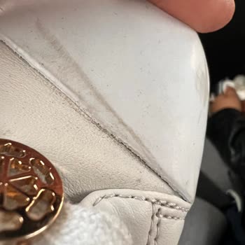 Guess Ayakkabım Yırtıldı 1 Ay Bile Giymeden