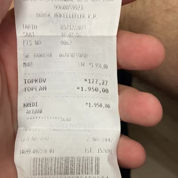 Bershka'nın Fahiş Ve Tutarsız Fiyatlarla İnsanlardan Fazla Para Alması