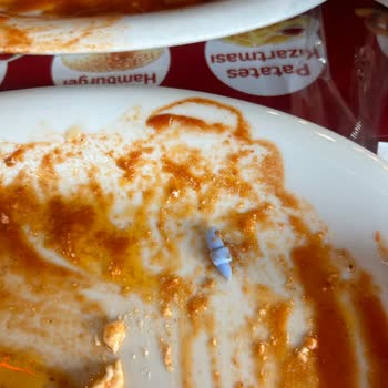 Bereket Döner Ne Olduğu Bilinmez Plastik Parça