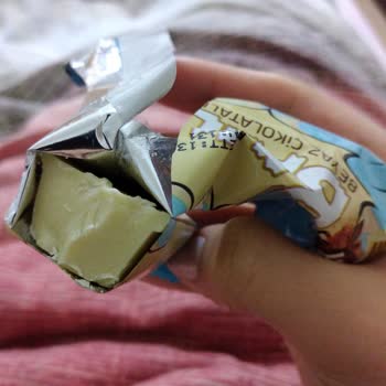 Migros Beyaz Çikolatalı Gofret Denilen Çikolatada Gofret Yok.