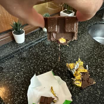 Ülker Fıstıklı Çikolatada Beklenmedik Misafirler