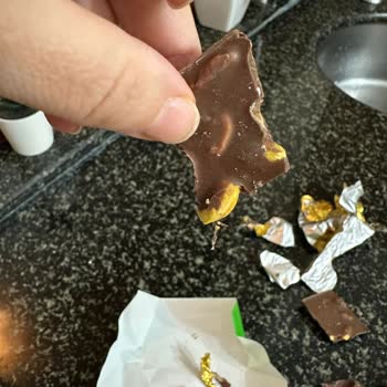 Ülker Fıstıklı Çikolatada Beklenmedik Misafirler