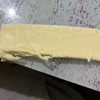Tahsildaroğlu Tost Peyniri Adı Altında Ne Olduğu Belli Olmayan Ürün