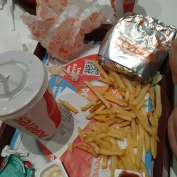 Popeyes Tavuktan Kıkırdak Çıktı