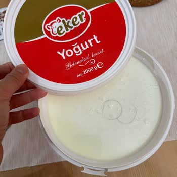 Eker Yoğurt İçerisinden Saç Çıktı.