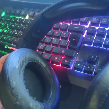 Rampage Kulaklık Rahatsızlığı: Soyulan Pedler!