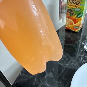 Schweppes Pink Grapefruit İçinde Partikül Var