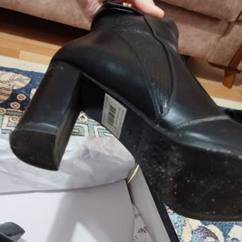 Nine West Bot Birkaç Giyme De Ayrıldı