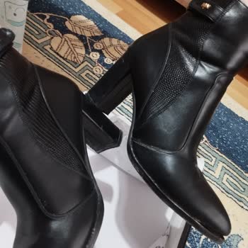 Nine West Bot Birkaç Giyme De Ayrıldı