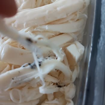 Binvezir Peynirin İçinden Çıkanlar!