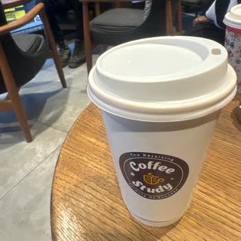 Coffee And Study Bazı Müşterileri Sıraya Almadan Geçirmesi