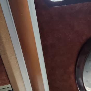 Lale Seyahat Yolculuk Sırasında Araç Tavanından Su Akması