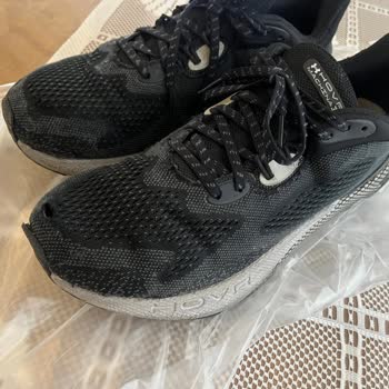 Under Armour Under Armor Malının Arkasında Durmuyor.