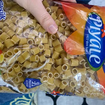 Piyale Makarnanın İçinden Kumaş Parçası Çıktı