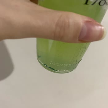 Schweppes Bitter Lemon İçeceğinin İçinde Yeşil Katı Parçacıklar Var