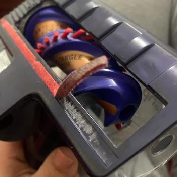 Dyson Başlıktaki Kırmızı Şerit