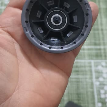 Dyson Aldığım Gün İlk Kullanmada Gen5 Tekerlek Kırıldı