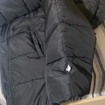 DeFacto Mont Ürün Defosu