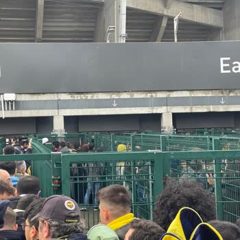 Fenerbahçe Spor Kulübü Yıl Olmuş 2024 Atatürk Olimpiyat Stadında Maça Giremiyoruz
