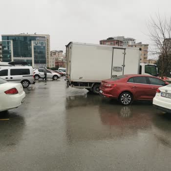 Kartal Dr. Lütfi Kırdar Şehir Hastanesi Hastane Otoparkına Kamyon, Karavan Park Etmek