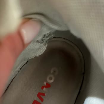 House of Superstep Yeni Converse Ayakkabımdaki Yırtılma Sorunu