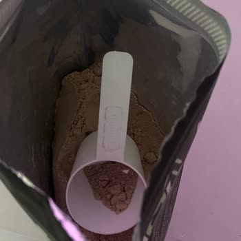 HIQ Nutrition Protein Tozu Paketinden Beklenmedik Cisim Çıktı