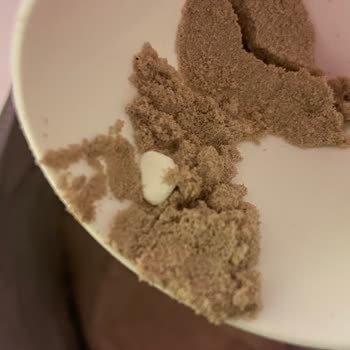HIQ Nutrition Protein Tozu Paketinden Beklenmedik Cisim Çıktı