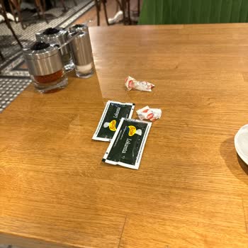 Bizim Lokanta Hamam Böceği Geziyor Restoran Hijyen Değil
