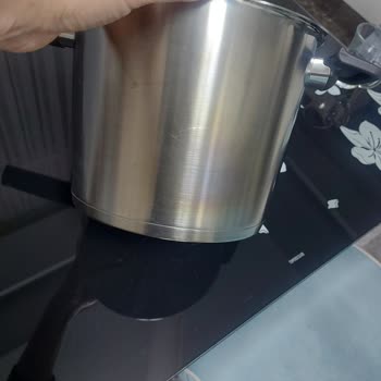 Fissler Düdüklü Tenceremin Yan Yüzeyinde Yanık Lekesi